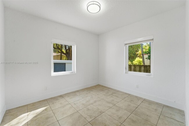 Building Photo - 570 NW 49th St