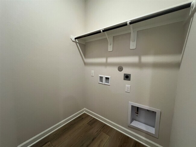 Building Photo - 3077 Sunmoon Ln