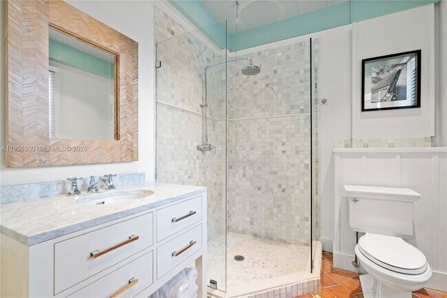 Building Photo - 2330 Prairie Ave