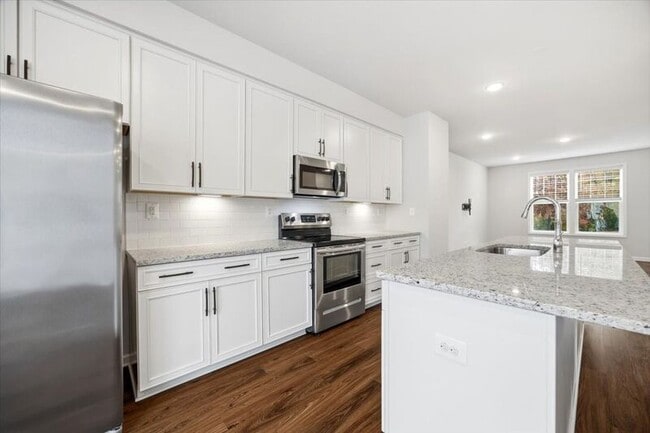 Building Photo - 628 Bushwood Alley