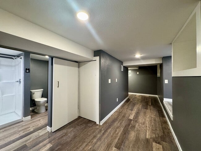 Building Photo - Newly Renovated 3 Separate Dwelling property in Denver! Available NOW