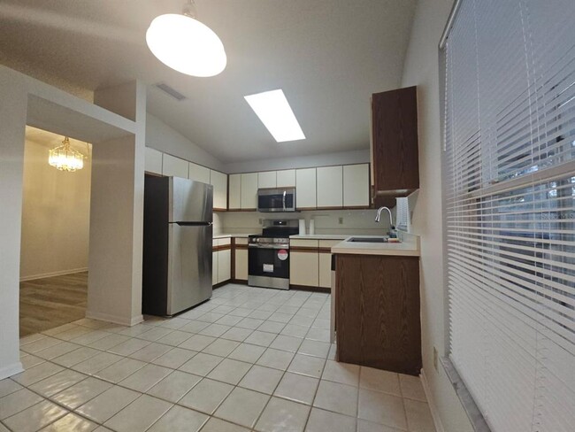 Building Photo - 3804 Wingbow Ct