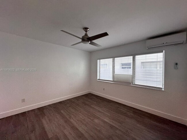 Building Photo - 215 Zamora Ave