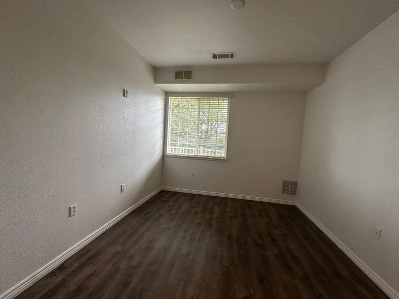 Building Photo - 2672 S Cathay Way