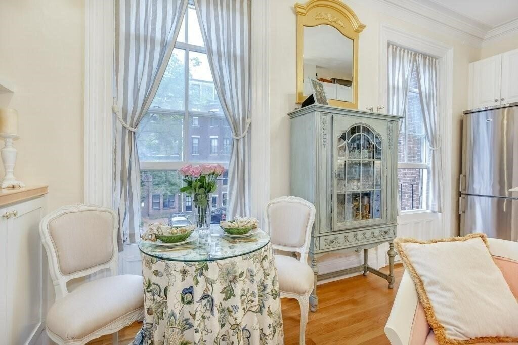 Building Photo - 376 Marlborough St