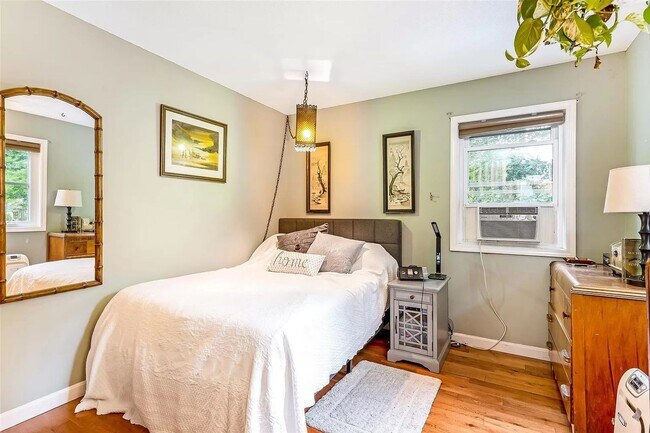 Building Photo - 56 Morellen Ln