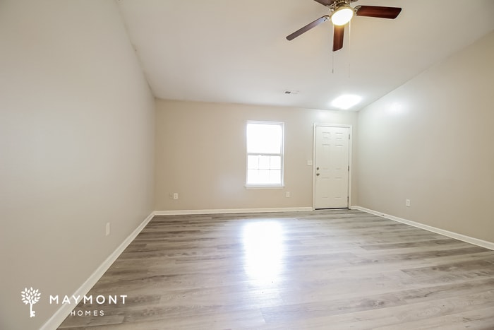 Building Photo - 302 Yukon Dr