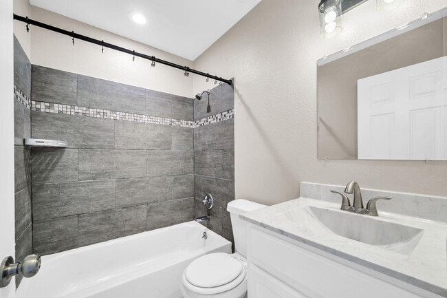 Building Photo - 200 White St