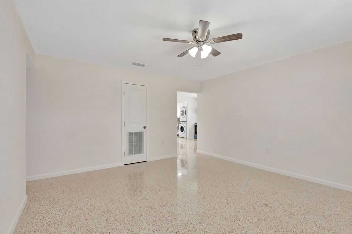 Building Photo - 4714 W Vasconia St