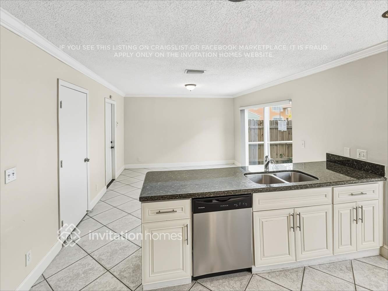 Building Photo - 10769 Oak Lake Way
