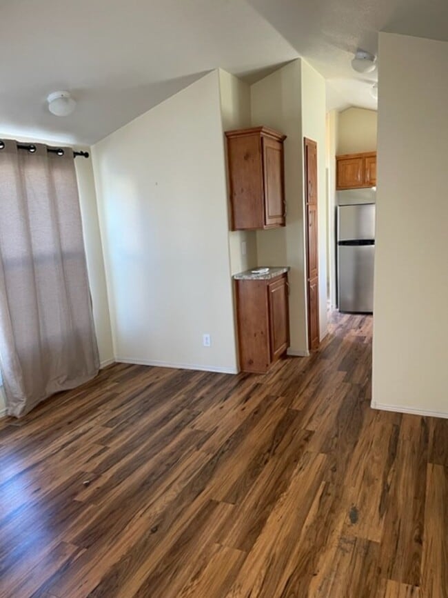 Building Photo - 1BR/1BA Tiny Home in Ramona Town Center