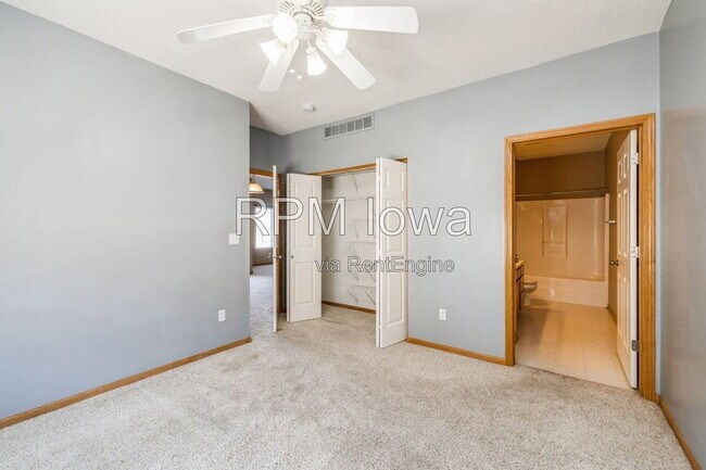 Building Photo - 1320 SE Florence Dr