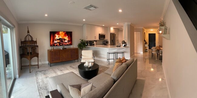 Building Photo - 16207 Sierra Palms Dr