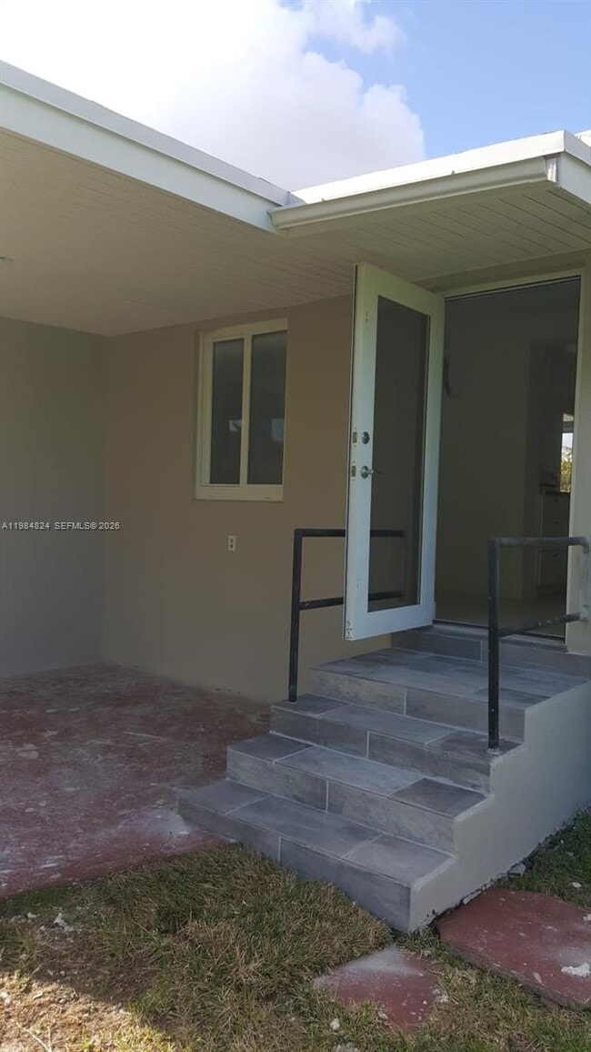 Building Photo - 6300 SW 21st St