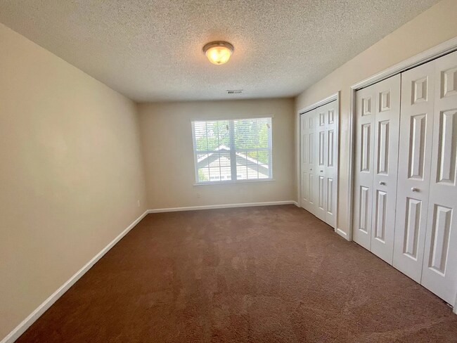 Building Photo - 149 Eagle Park Dr