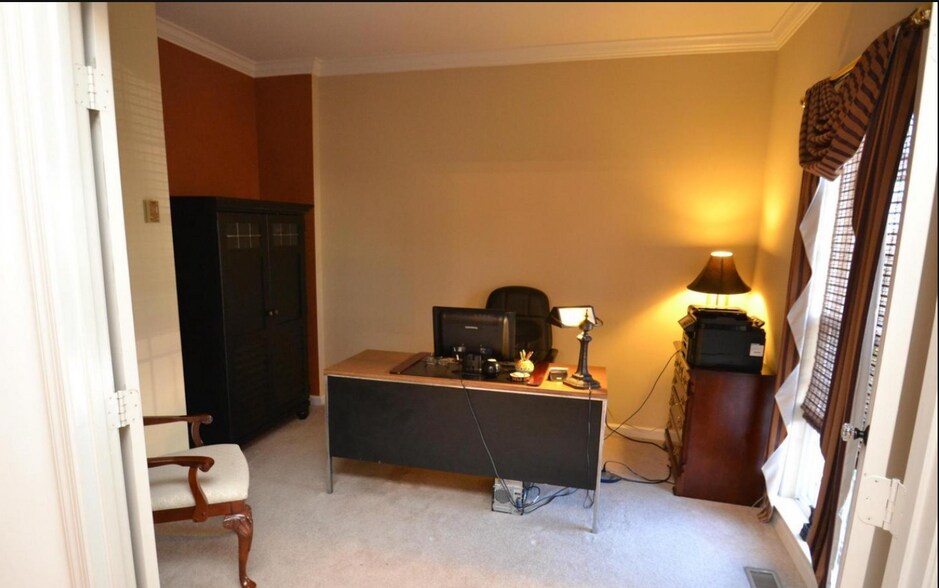 Building Photo - 9003 Bealls Farm Rd