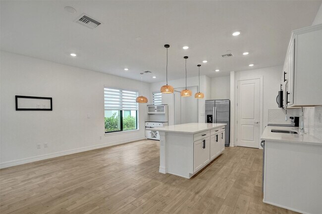 Building Photo - 8355 NW 7th Pl