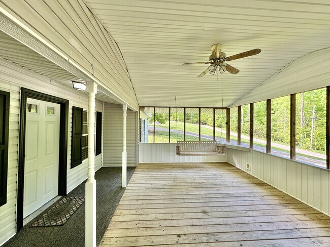 Building Photo - 229 Bateman Ln