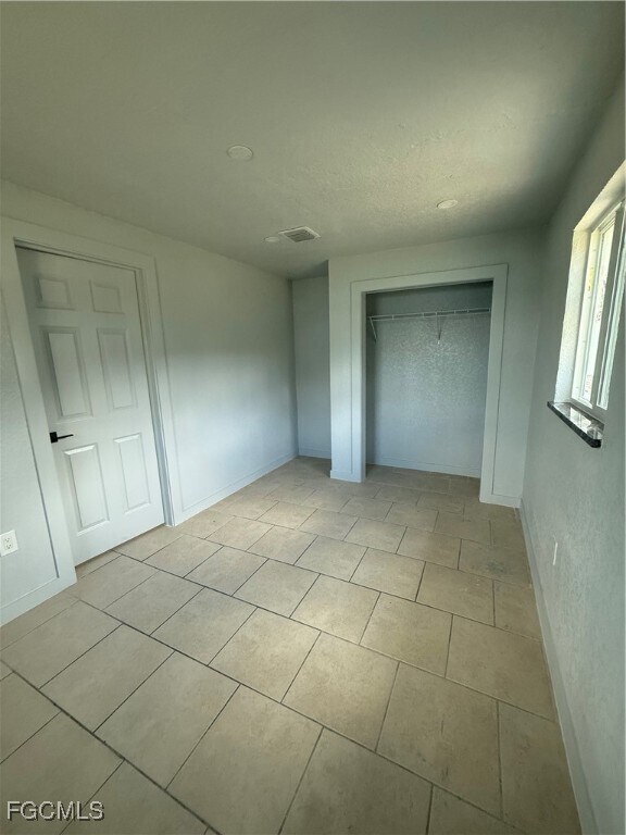 Building Photo - 1533 Gardenia Ave