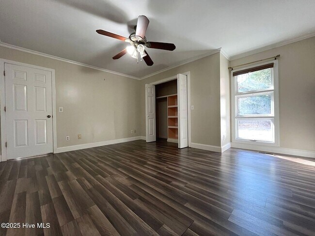 Building Photo - 7 Ash Ct