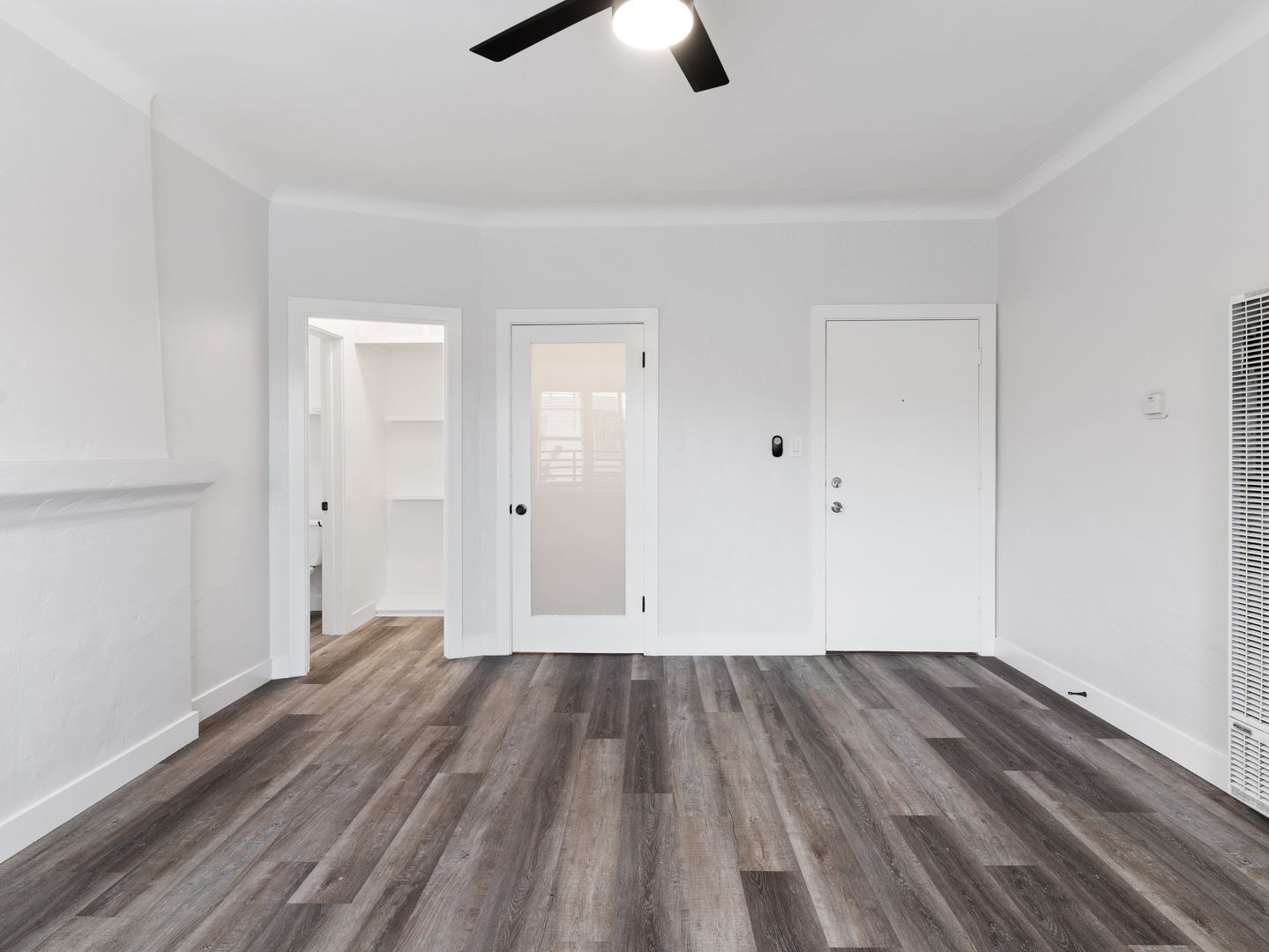 Building Photo - 608 W 6th St