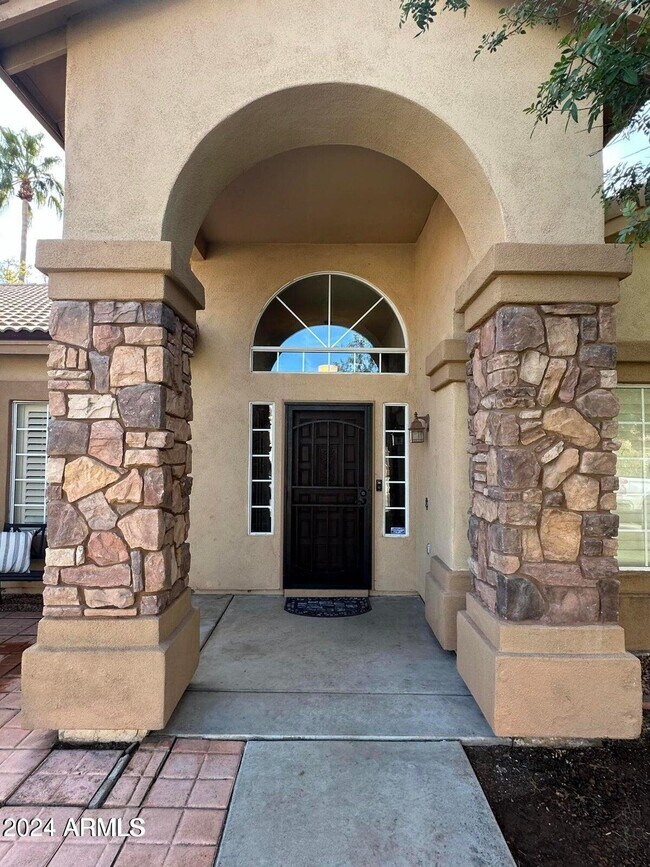 Building Photo - 2301 E Beachcomber Dr