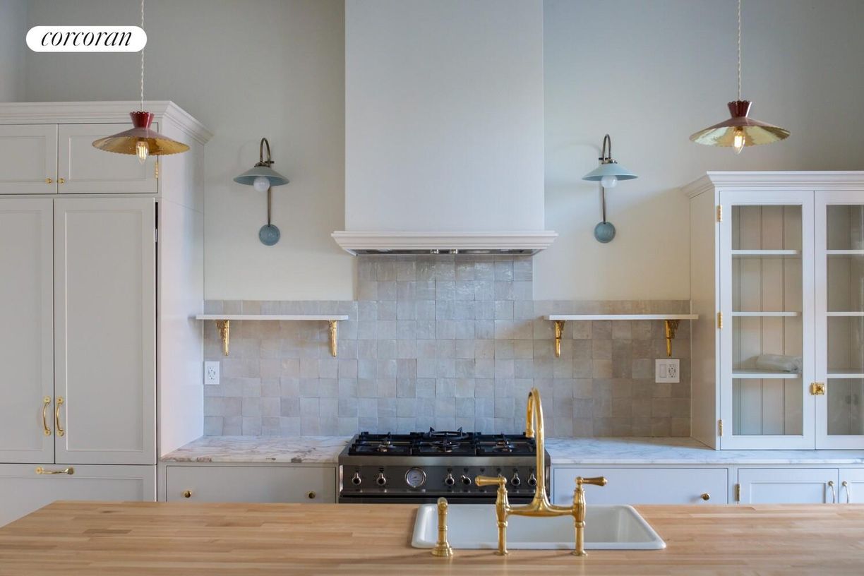 Building Photo - 1450 Pacific St