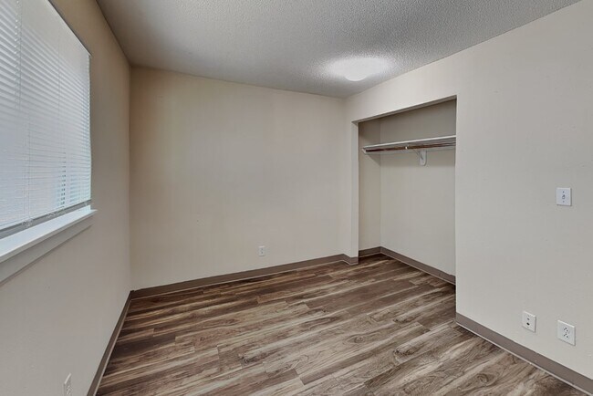 Building Photo - 218 Stanton Ave