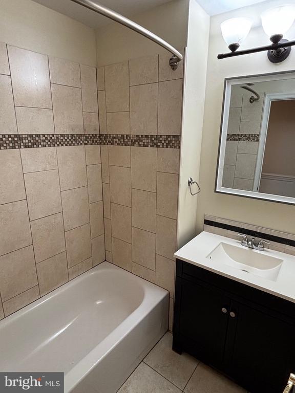 Building Photo - 1911 72nd Ave