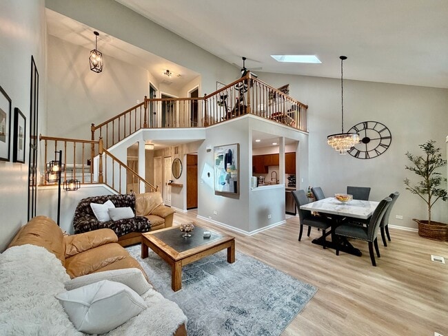Building Photo - 1353 Ridgefield Cir