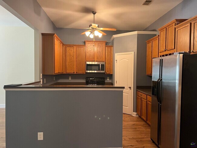 Building Photo - 644 Ivy Brook Way