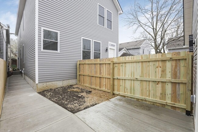 Building Photo - 961 Heyl Ave