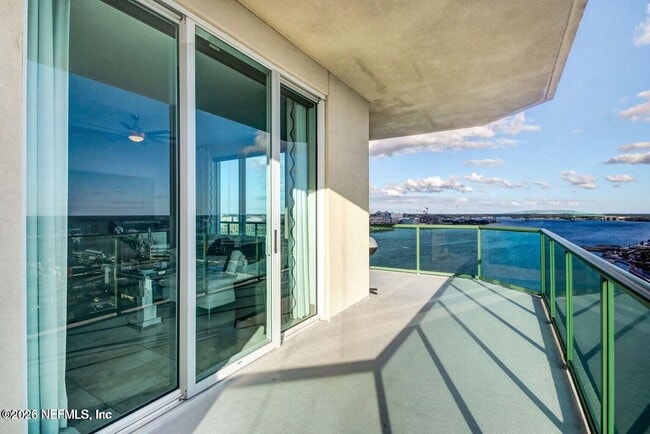 Building Photo - 1431 Riverplace Blvd