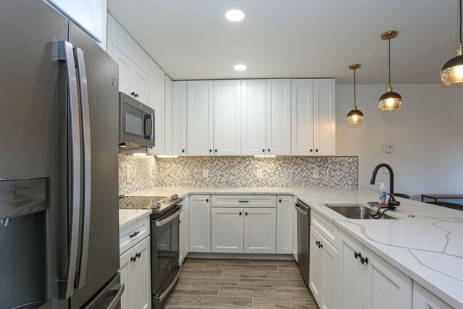 Building Photo - 6 month lease! Updated Baldy Breckenridge Townhome! Dogs negotiable!