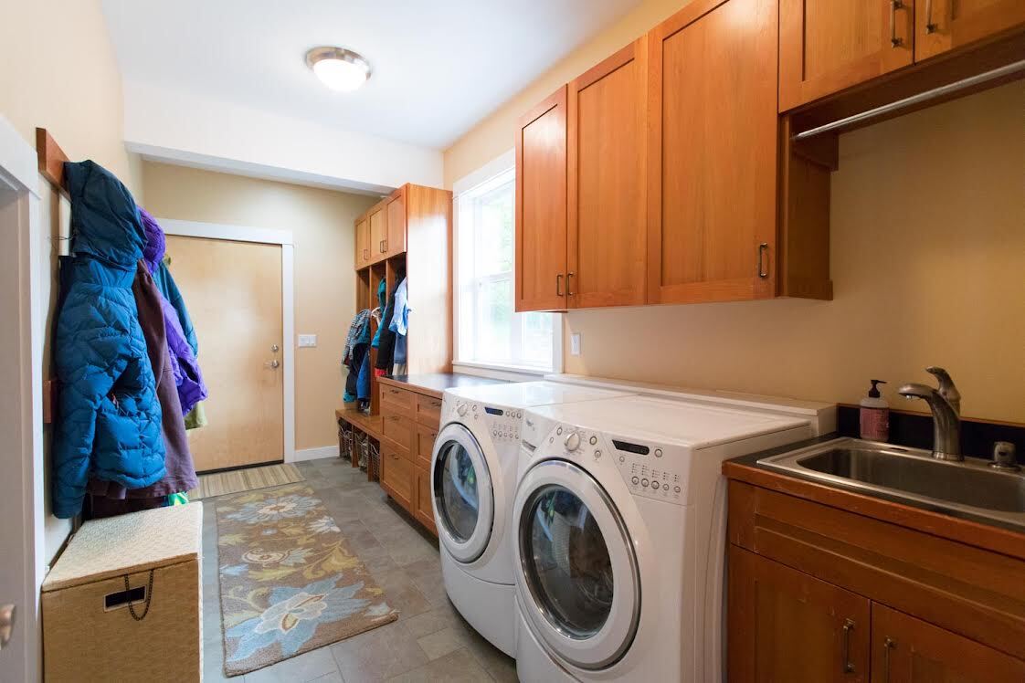 Building Photo - 737 Cherryview Ln