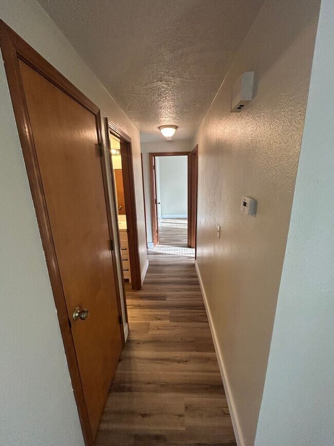 Building Photo - Renovated 3 Bedroom, 2 Bath Home in Newberg