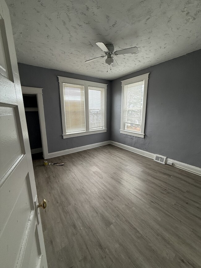 Building Photo - 501 Lyndhurst St