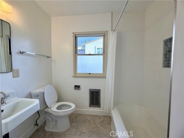 Building Photo - 2408 Hitchcock Dr