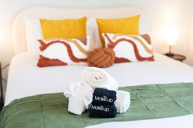 Building Photo - 4225 N 32nd Pl