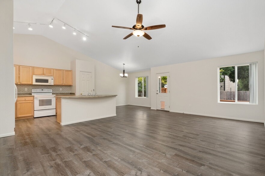 Building Photo - 1803 Fossil Creek Pkwy