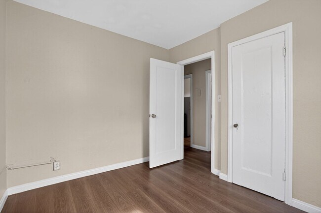 Building Photo - Charming 3BR Duplex in Los Angeles