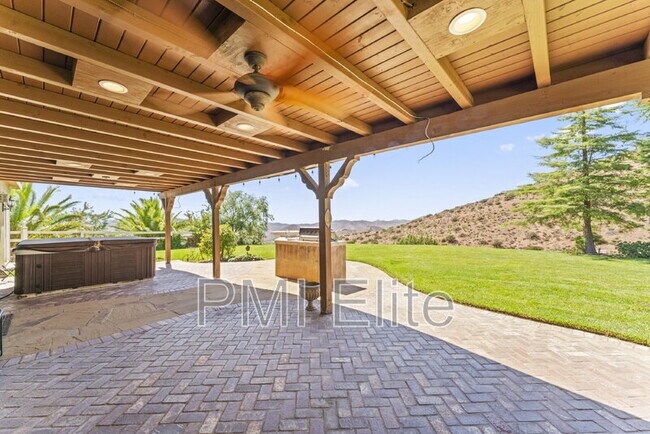 Building Photo - 34677 Desert Rd