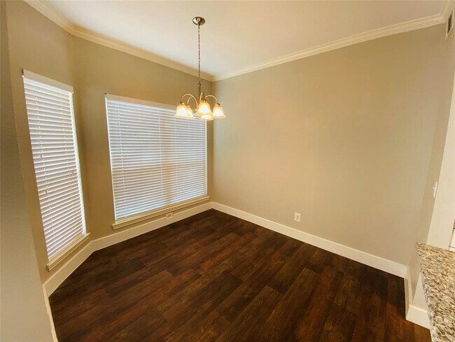 Building Photo - 6000 Shepherd Mountain Cove