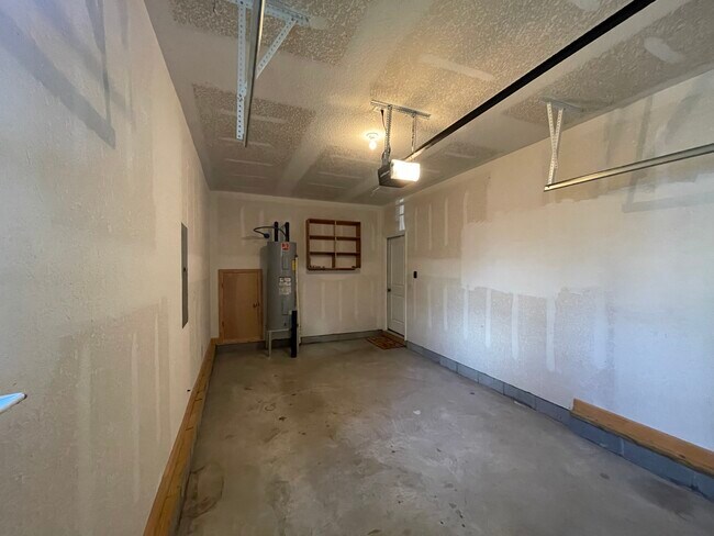Building Photo - 130 S Palm Ave