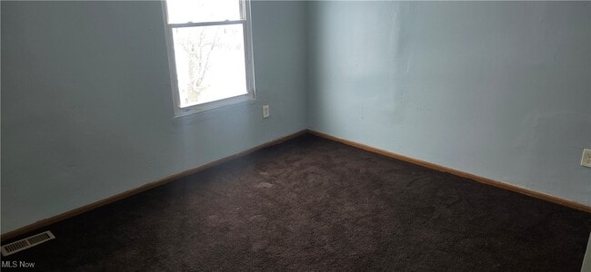 Building Photo - 3224 E 117th St