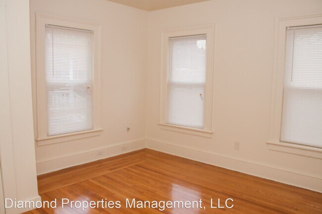 Building Photo - 4 br, 1.5 bath House - 266 Peck Street