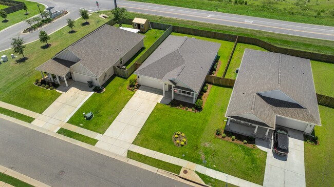 Building Photo - 1009 Hayward Lp