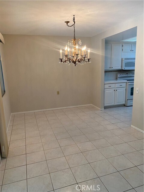 Building Photo - 5527 Via La Mesa
