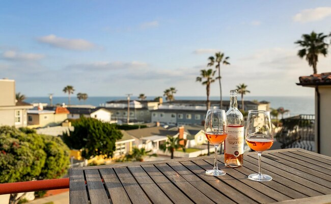 Building Photo - Luxurious Carlsbad Beach Townhouse - Your Coastal Dream Awaits!