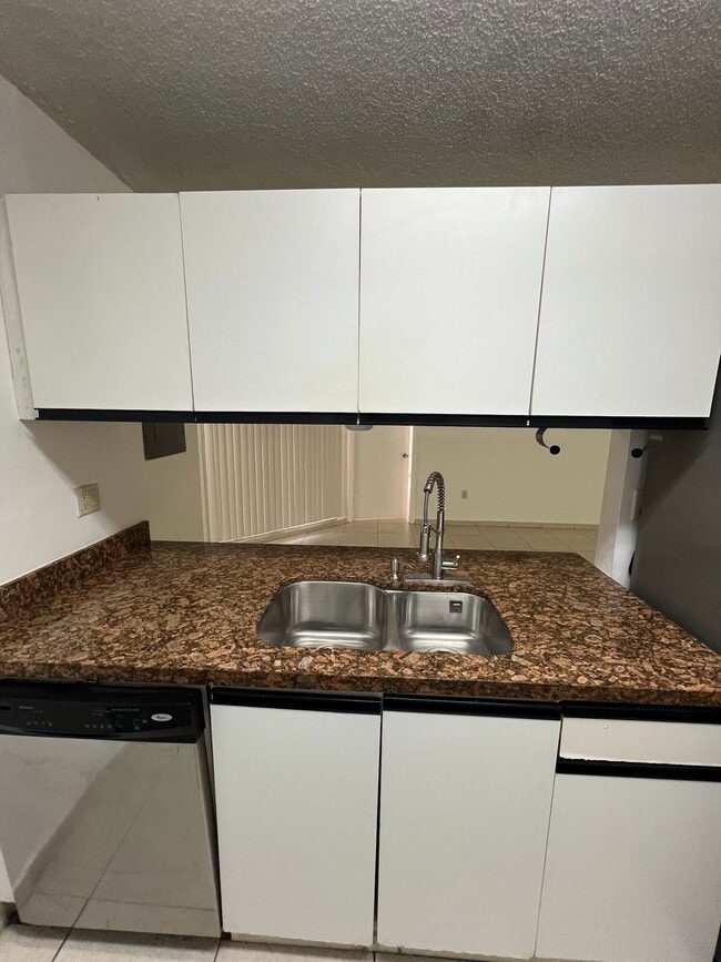Building Photo - 15605 SW 74th Cir Dr